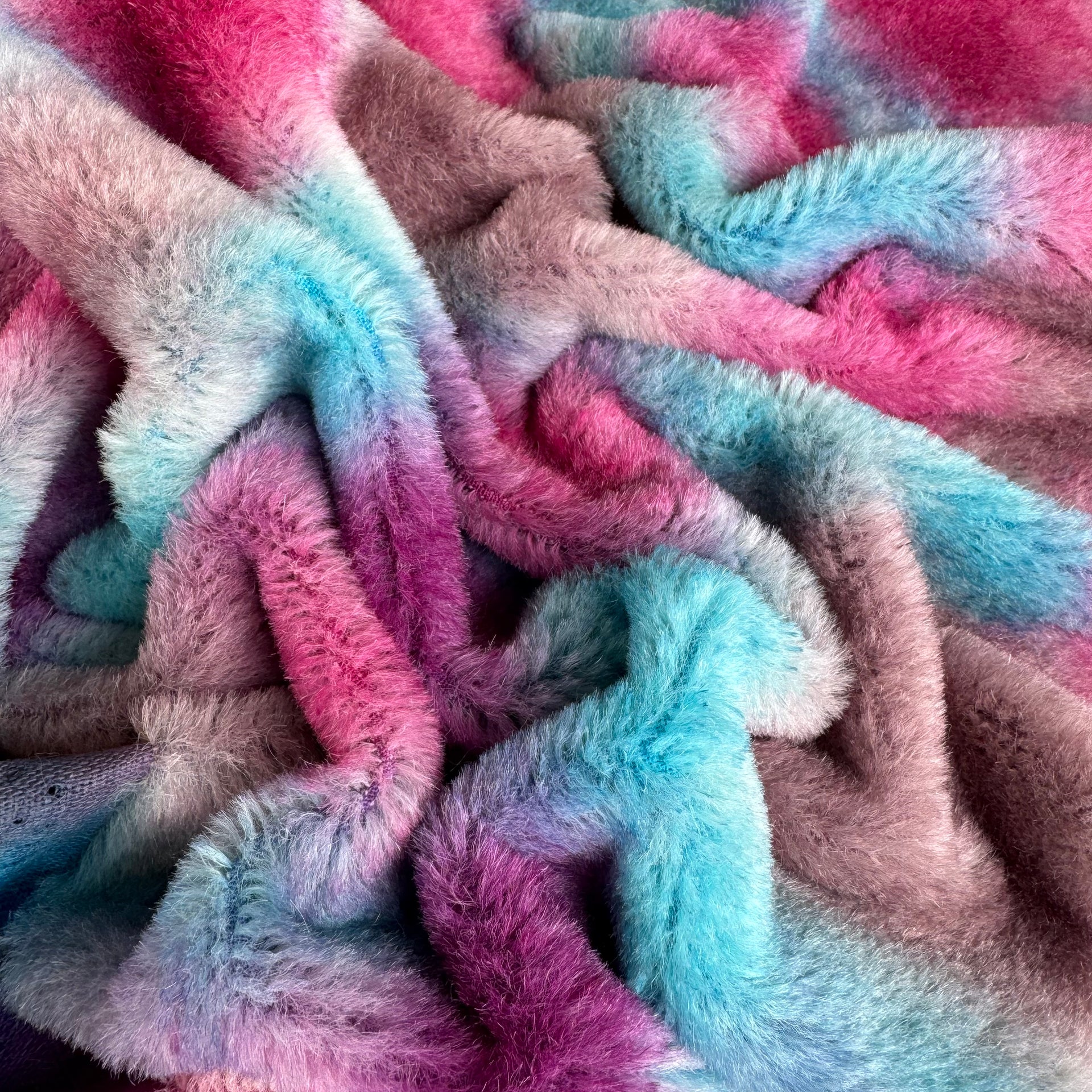 10mm Alpaca - Hand Dyed Pretty Polka - Fat 1/4m - DEC067