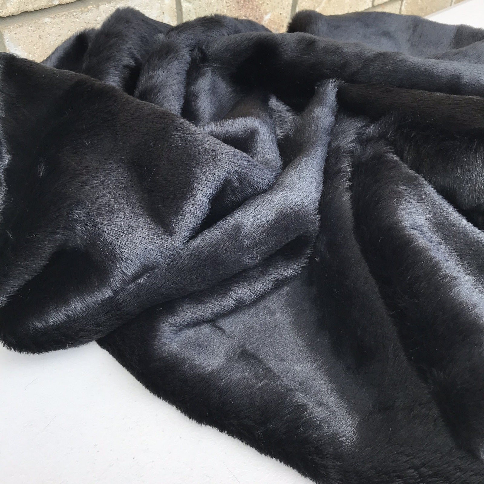 18mm Black - BUDGET Straight Pile Faux Fur