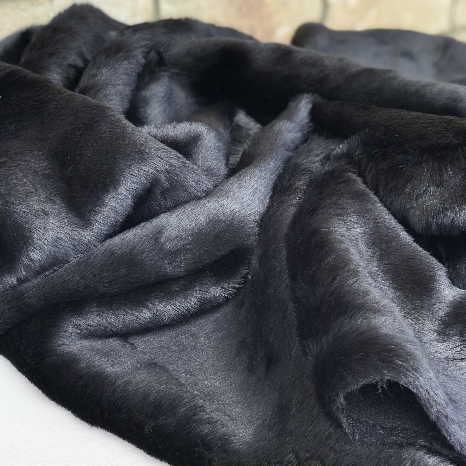 18mm Black - BUDGET Straight Pile Faux Fur