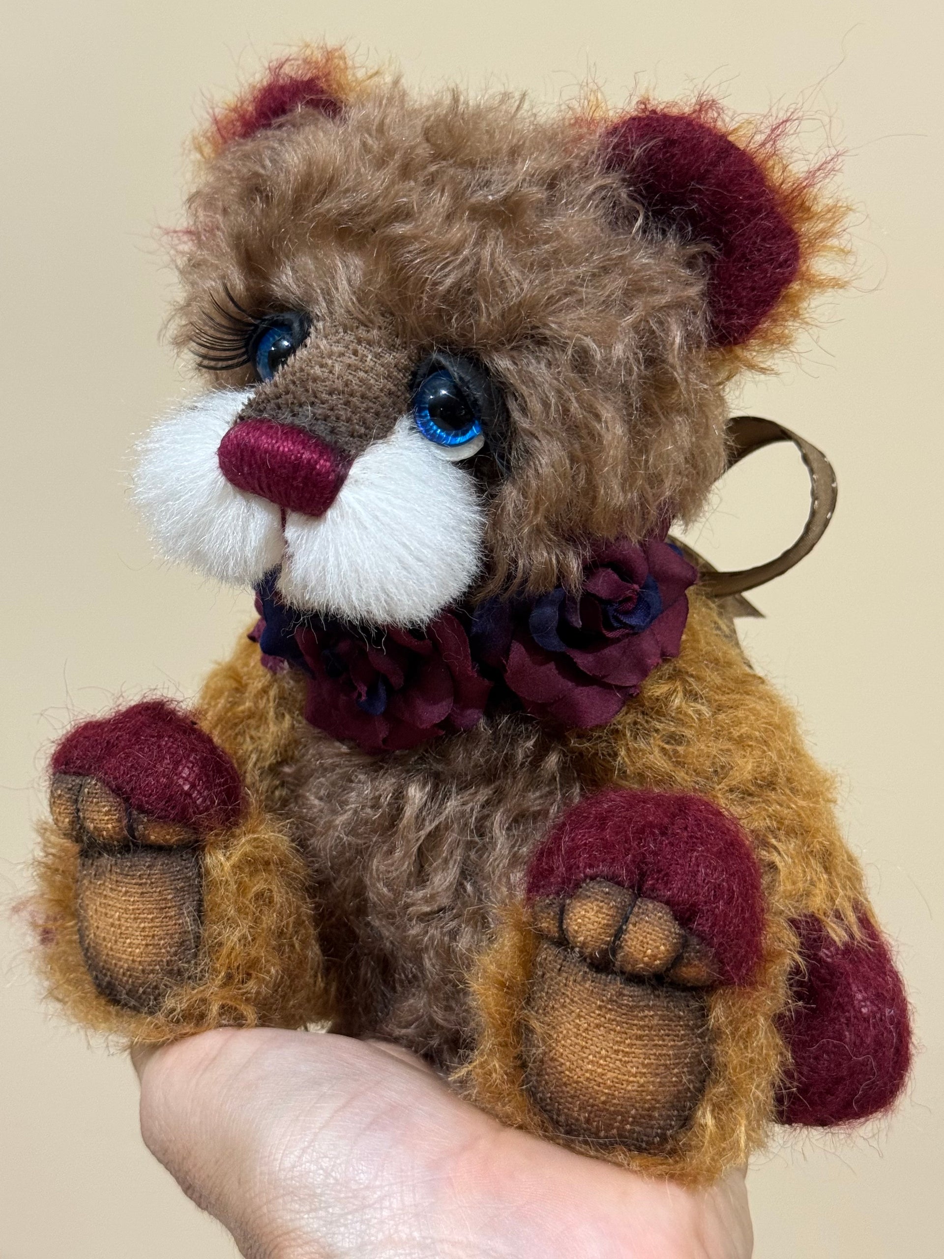 Finch Lotus - 9" Mohair Artist Bear by Emma's Bears - OOAK