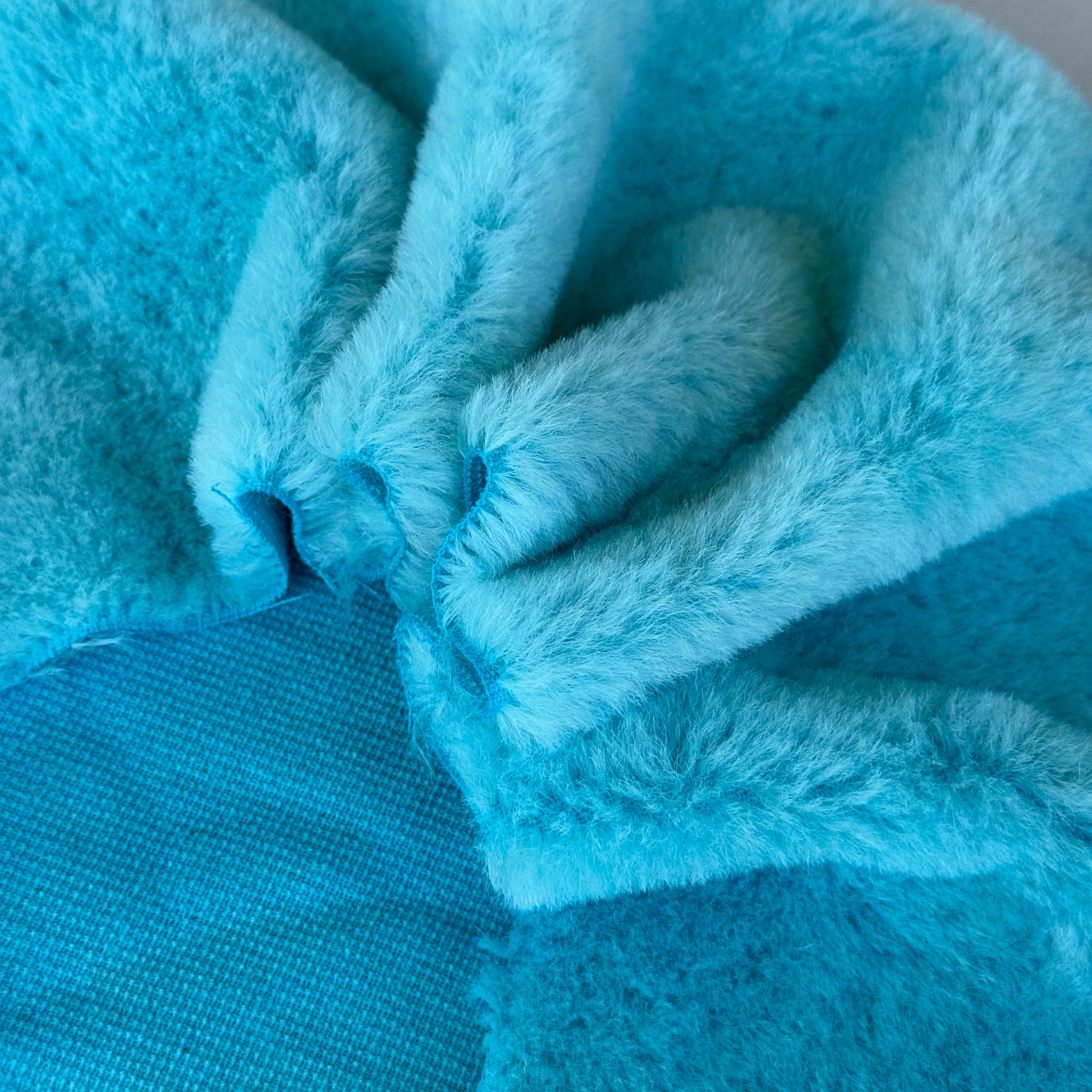 10mm Alpaca  - Hand Dyed Crystal Blue - Fat 1/8m  - DEC002