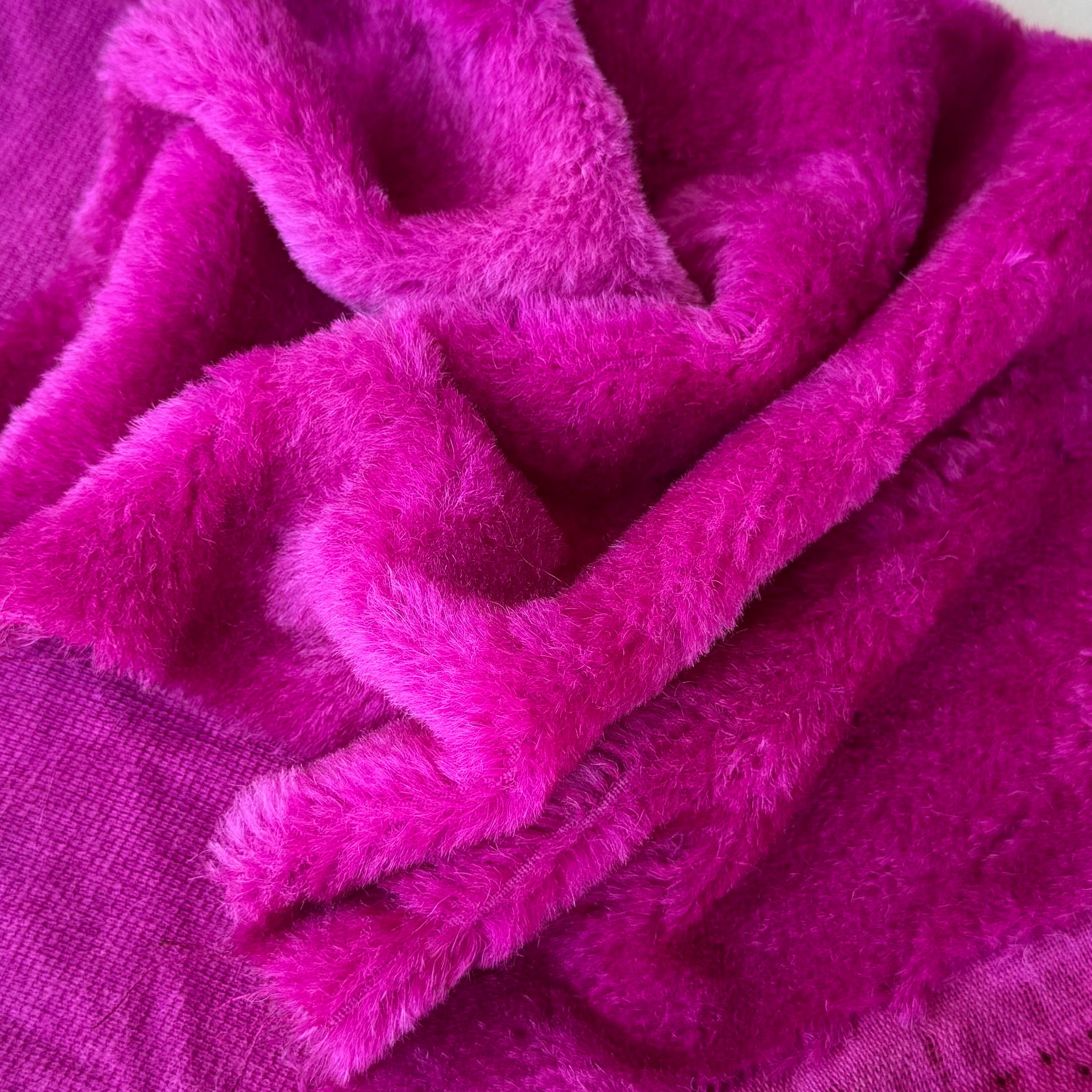 10mm Alpaca  - Hand Dyed Magenta Plum - Fat 1/8m  - DEC004