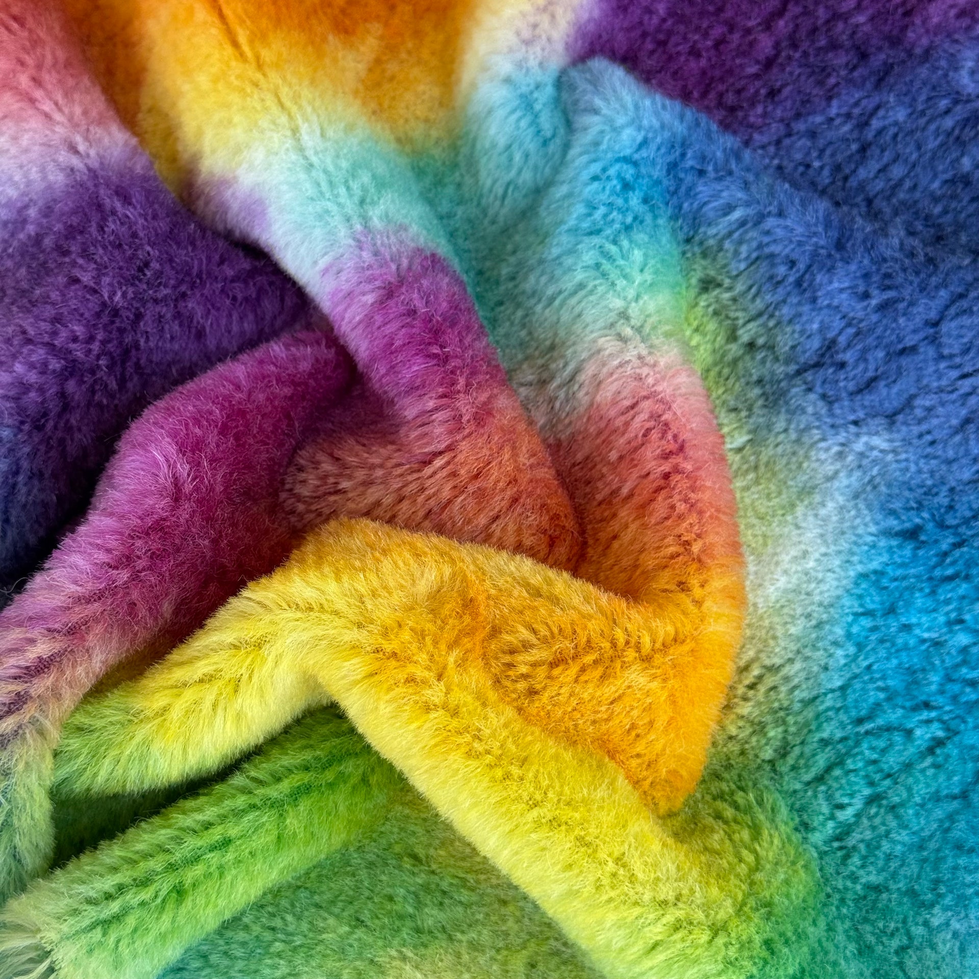 10mm Alpaca  - Hand Dyed Rainbow Clouds - Fat 1/8m  - DEC009