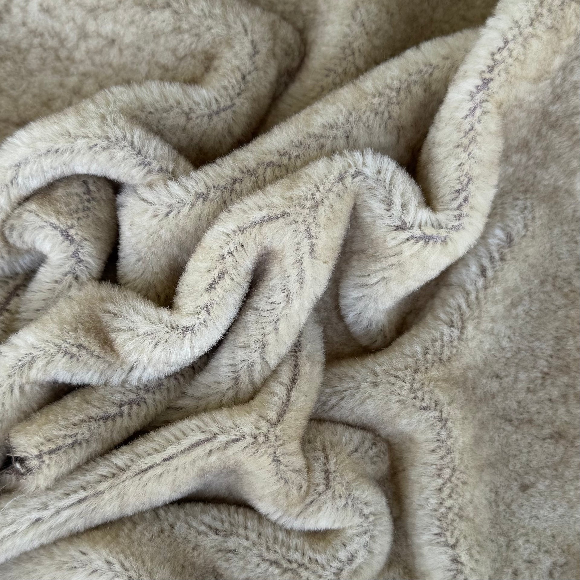 10mm Alpaca  - Hand Dyed Wood Smoke - Fat 1/4m  - DEC015