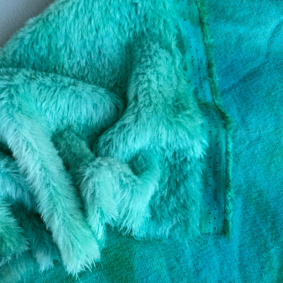 Medium Alpaca  - Hand Dyed Aqua Batik - Fat 1/8m - DEC079