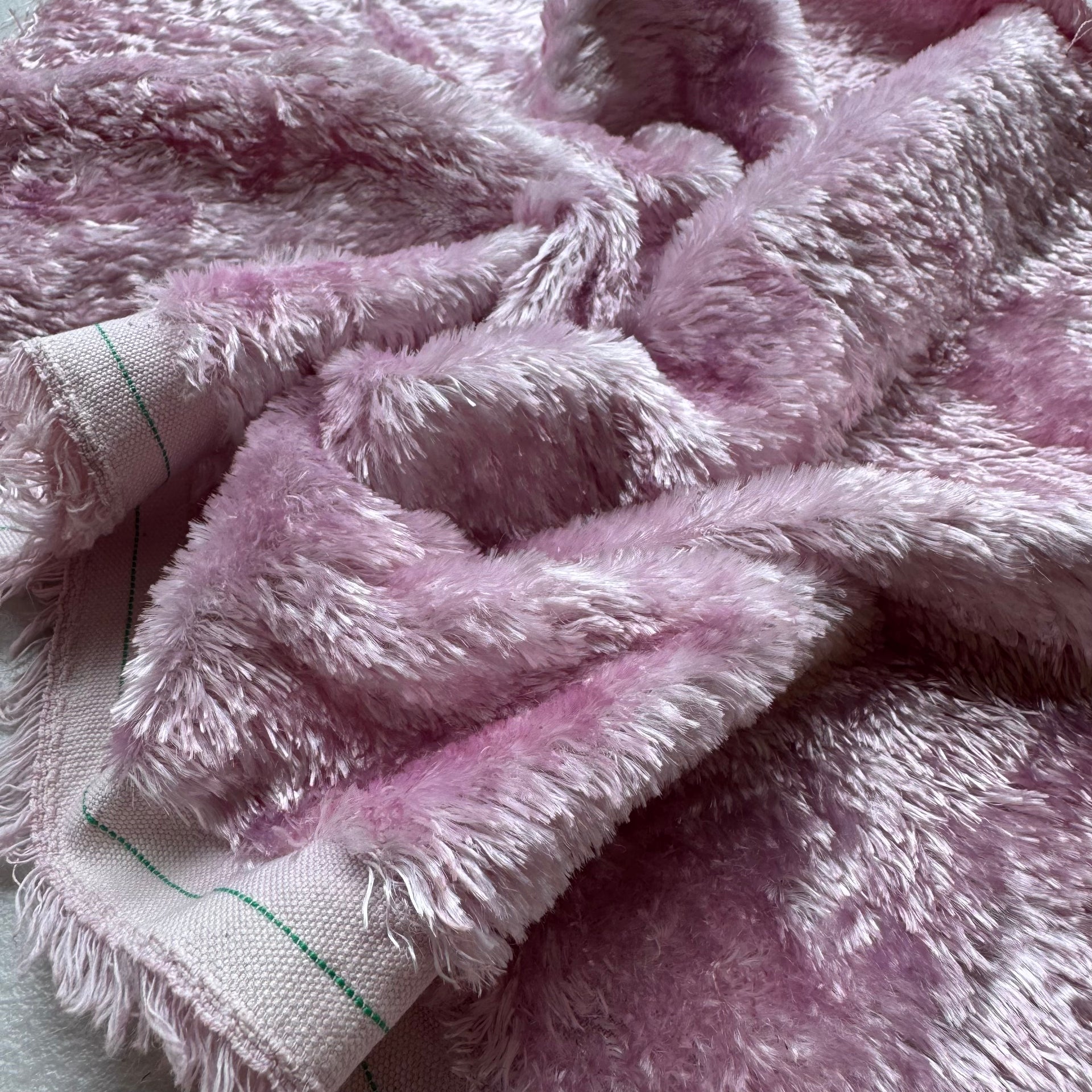 Curly Viscose - Hand Dyed Fairy Pink - Fat 1/8m - FEB001
