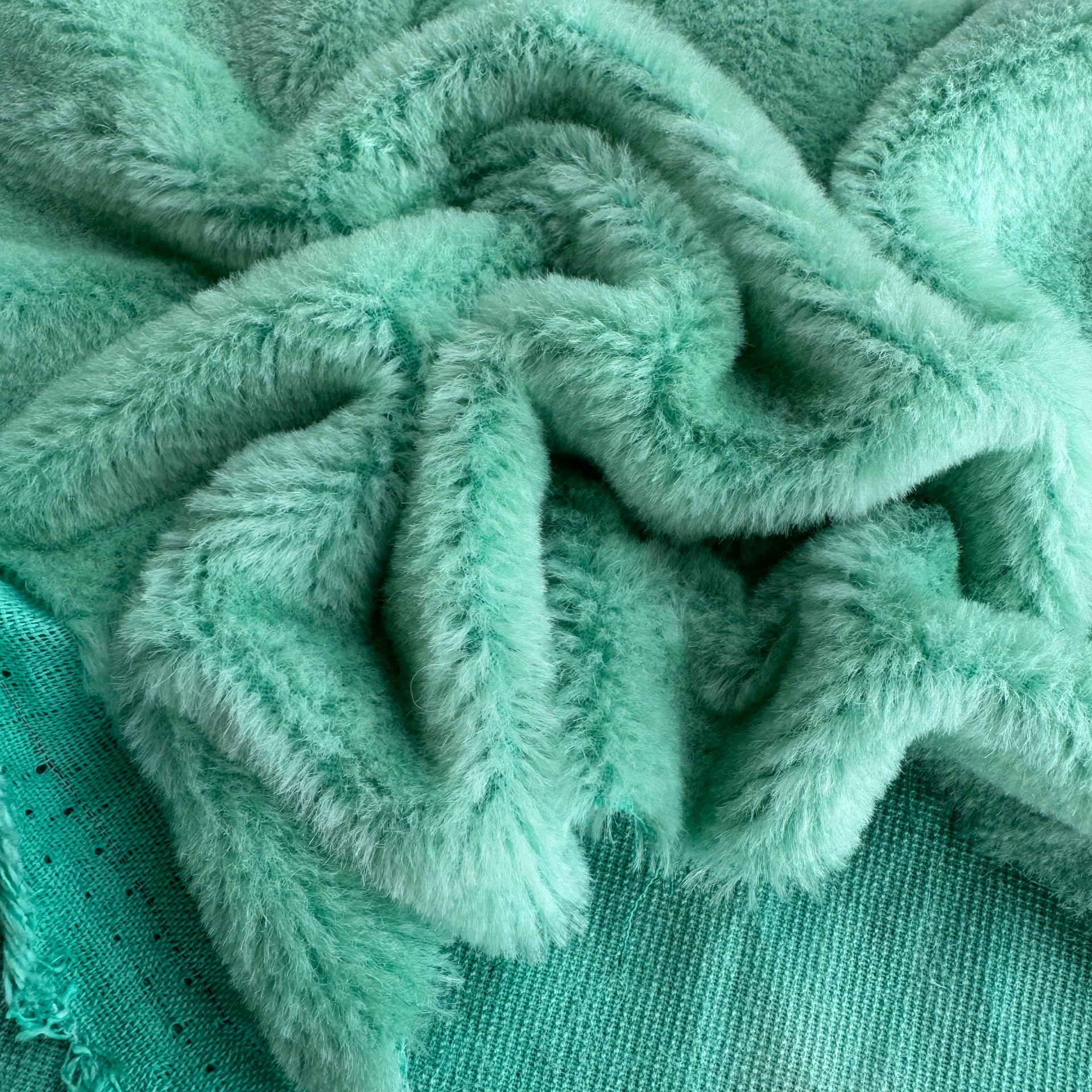 10mm Alpaca  - Hand Dyed Turquoise - Fat 1/8m  - FEB064