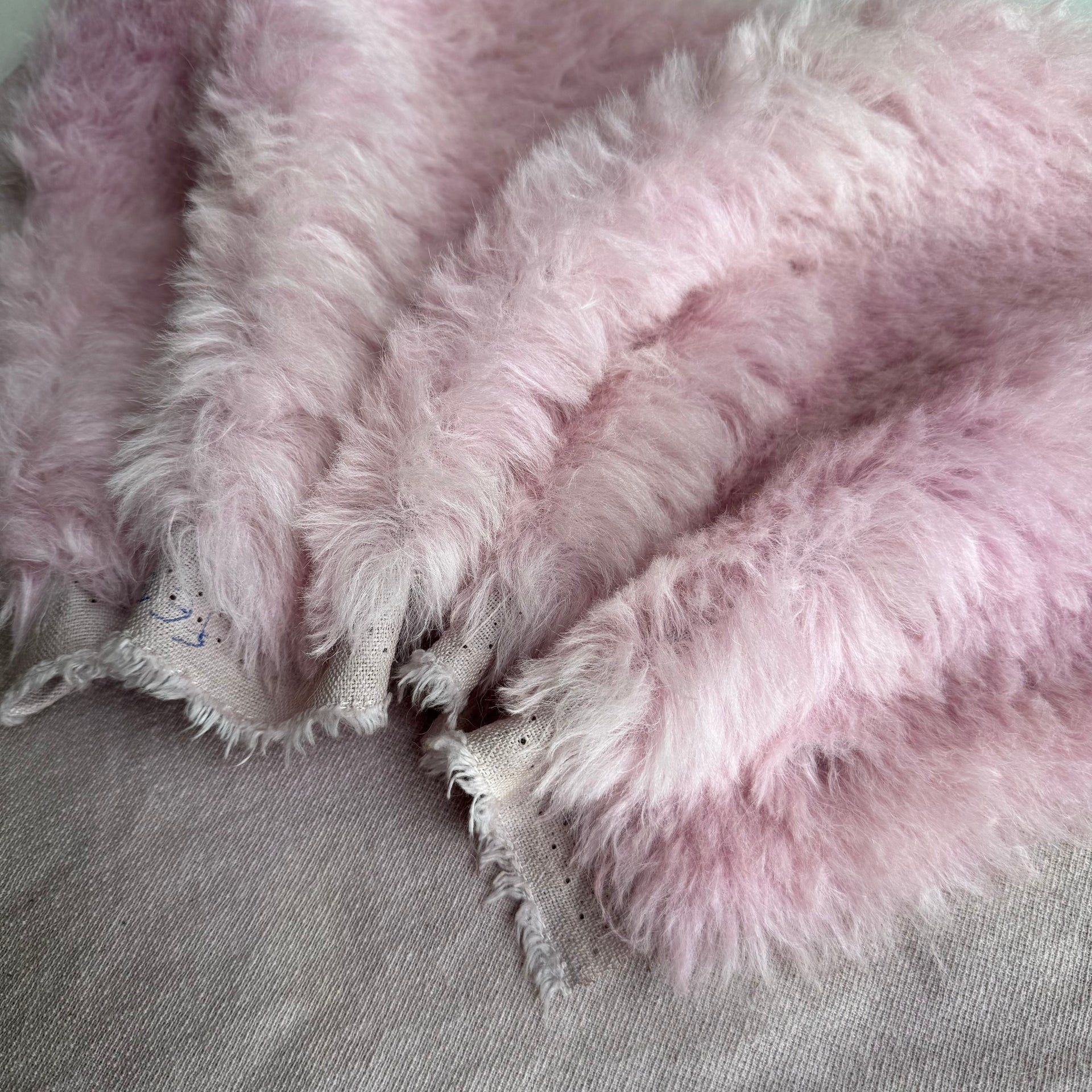 Long Alpaca - Hand Dyed Porcelain Pink Batik - Fat 1/4m - FEB104