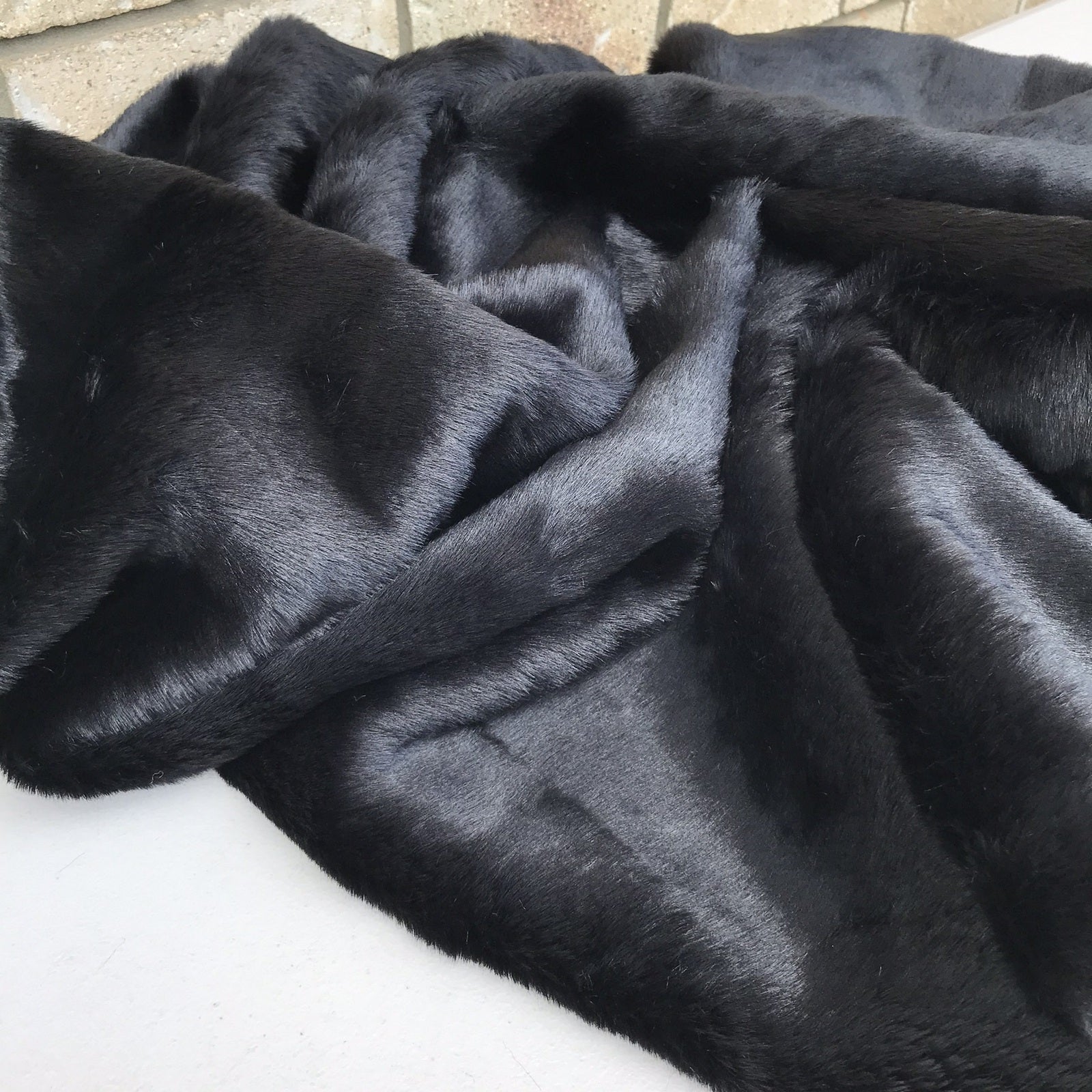 18mm Black - Straight Pile Faux Fur