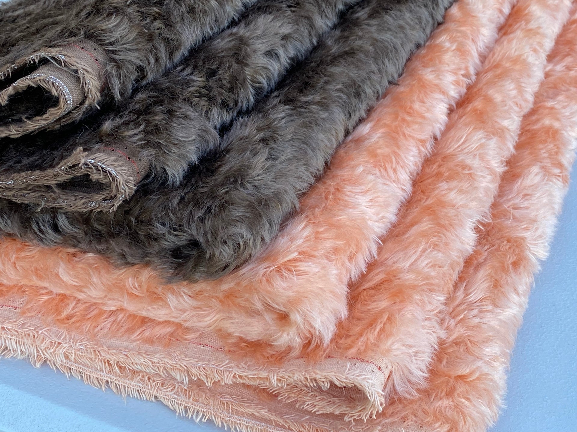 Ripe Peach - curly mohair/viscose blend fur